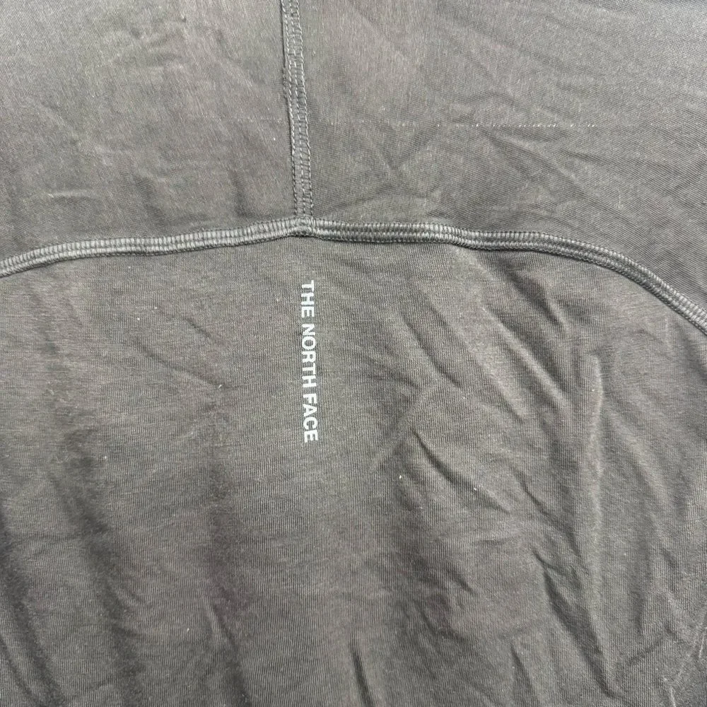 The North Face Men's  1/4 Zip Pullover in BLACK